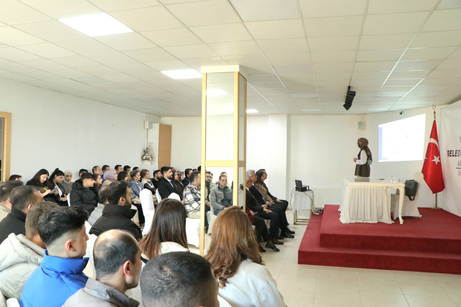 kurum-c-eg-t-mler-m-z-devam-ed-yor